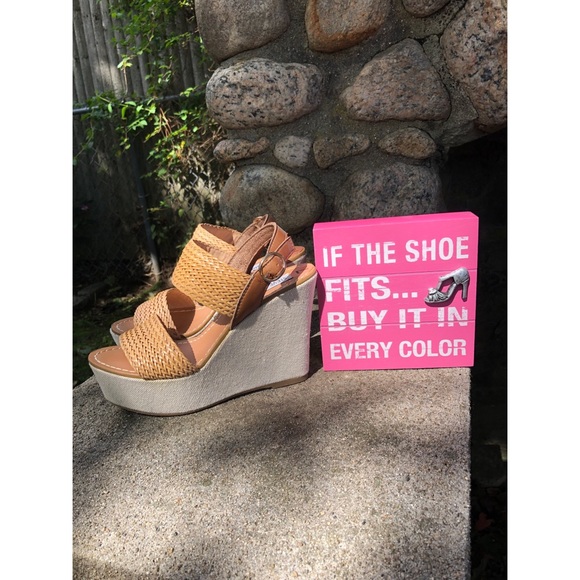 Steve Madden Shoes - Steve Madden Wedges 🤩